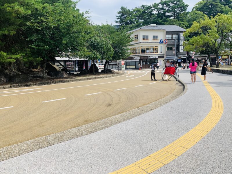 宮島桟橋を降りてすぐの所