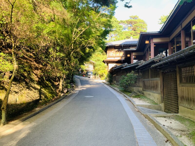 宮島ロープウェー乗り場からの道中