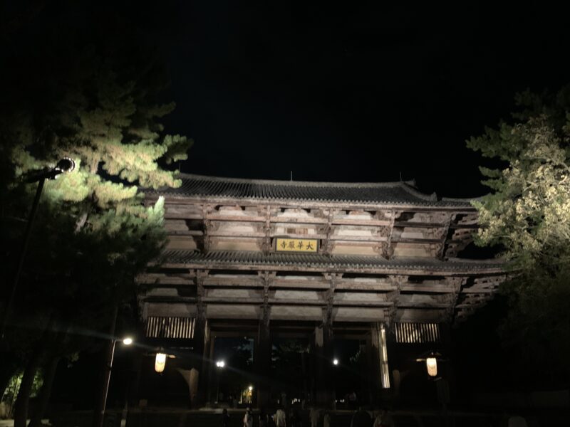 燈花会の東大寺南大門