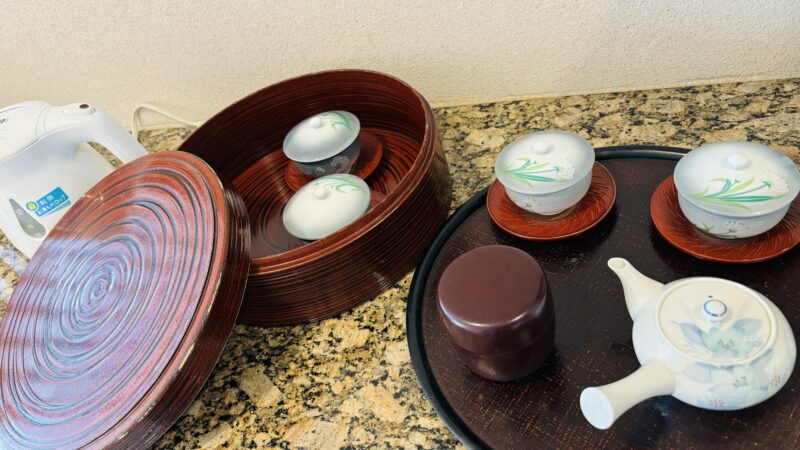 SHIRAHAMA KEY TERRACE HOTEL SEAMORE ホテルシーモアのスタンダードツインの茶器