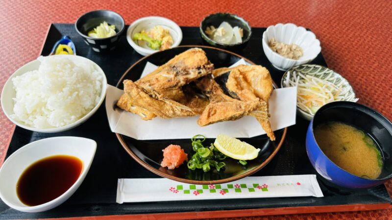 海鮮家千畳の地魚唐揚げ定食