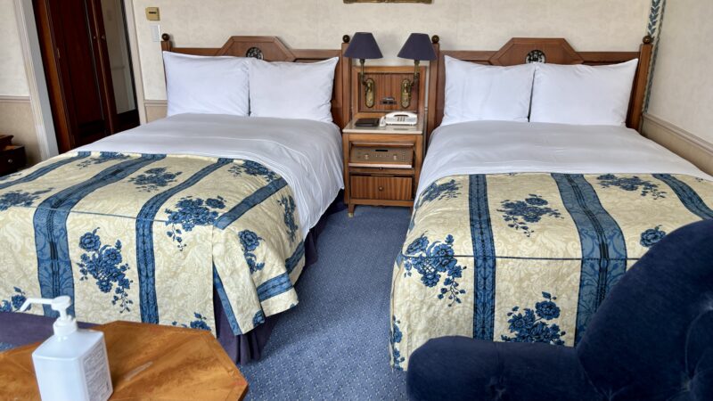 ハウステンボスにあるホテルヨーロッパのデラックスツインルームのベッド