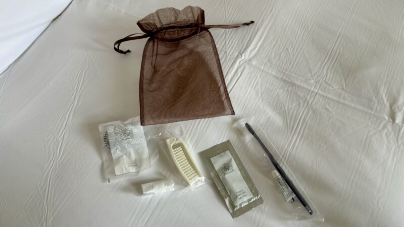 ハウステンボスにあるホテルヨーロッパのデラックスツインのラッピング袋に入ったアメニティ