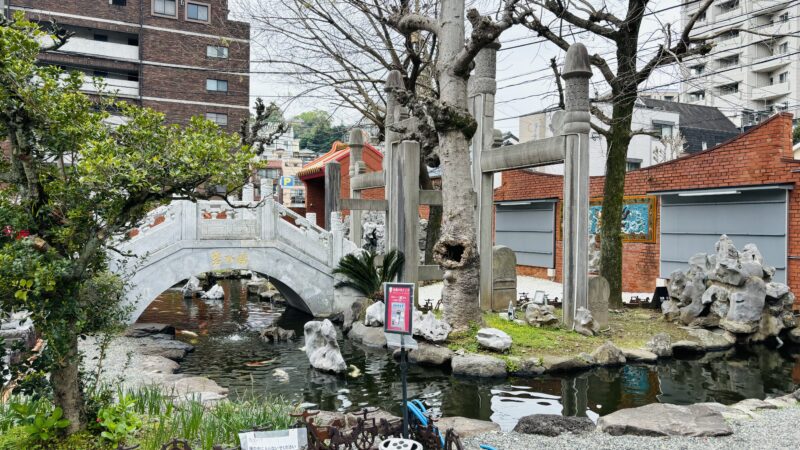 長崎孔子廟の碧水橋と池