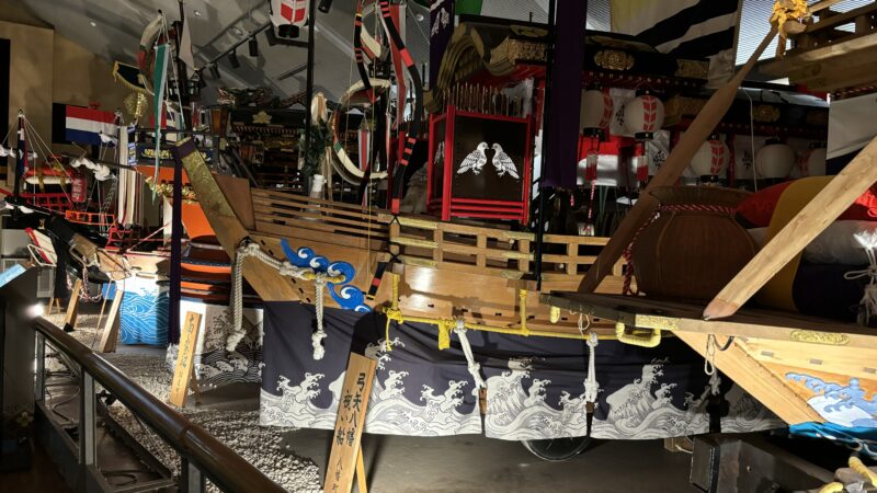 長崎伝統芸能館にある長崎くんちの南蛮船や祝い船
