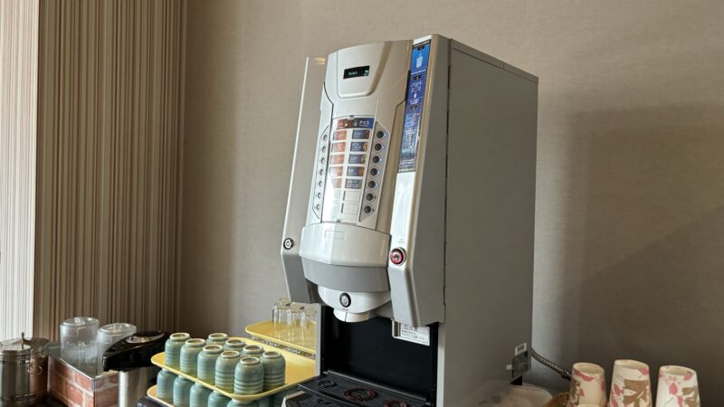 ホテル国富アネックスの朝食バイキングのコーヒーマシン