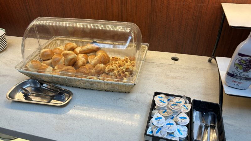 ホテルローレライの朝食バイキングのパン類