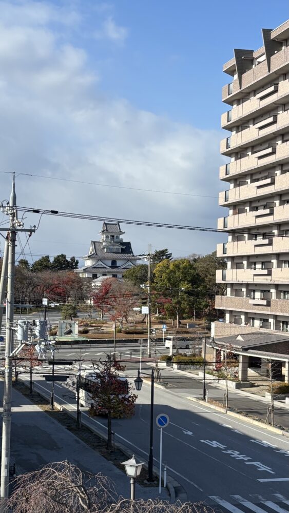 長浜駅から見た長浜城