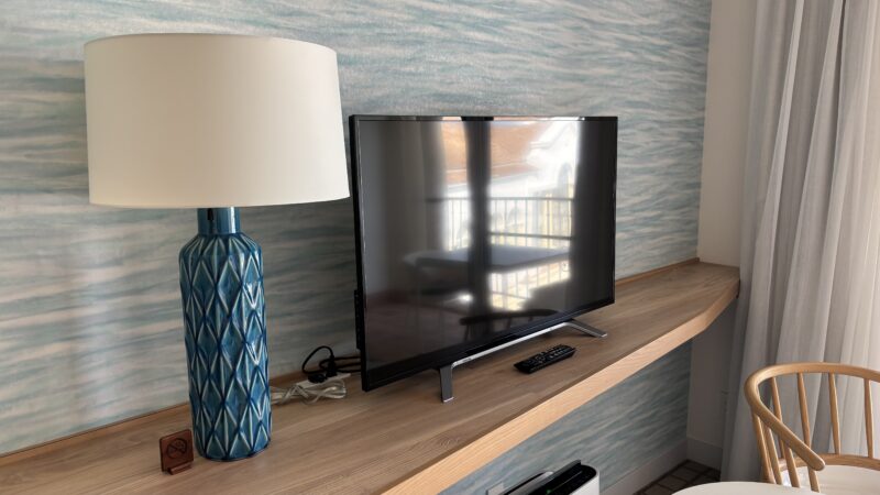 都リゾート志摩ベイサイドテラスのスーペリアツインのテレビや照明