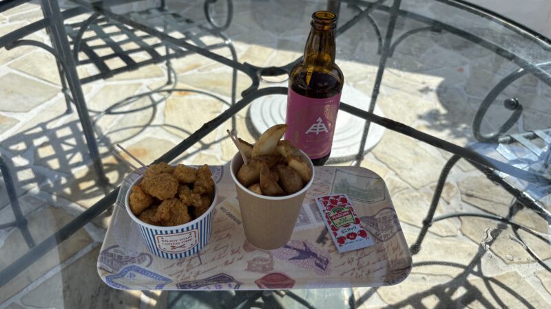 都リゾート志摩ベイサイドテラスのプールサイドバーで買った軽食など