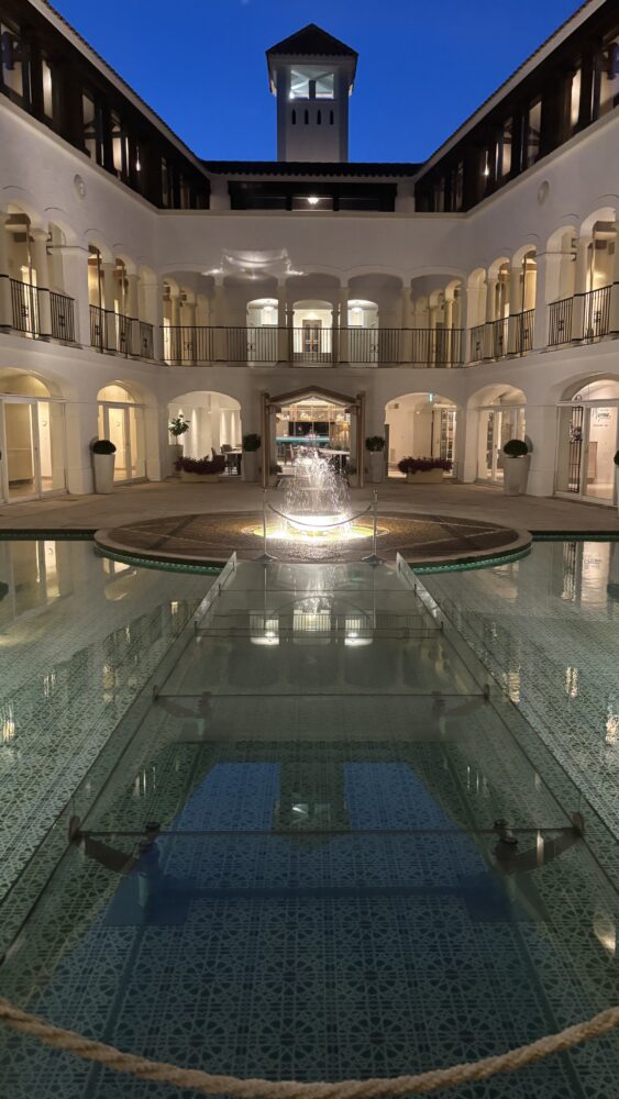 都リゾート志摩ベイサイドテラスのオーシャンウイングにある噴水